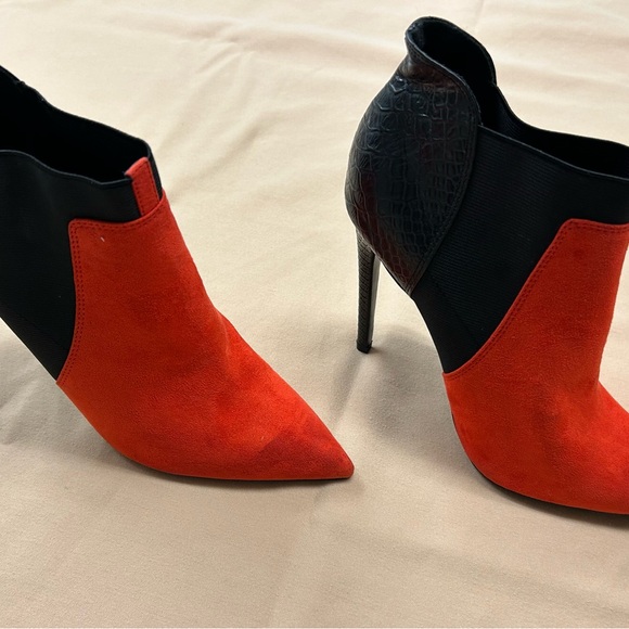 Booties Size 5 gorgeous multi color suede heeled booties- so go for it-stand out - Picture 2 of 8